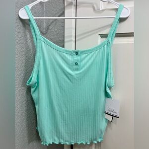 Roudelain NWT lettuce leaf edge crop tank